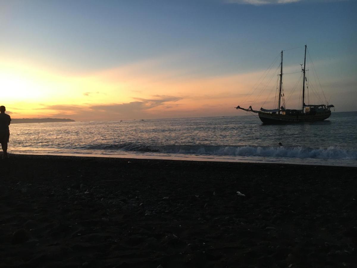 Amed Sunset Beach Exterior photo